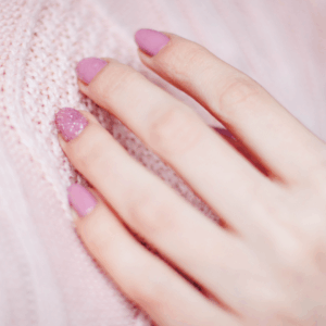 Pink nails for valentine's day nails.